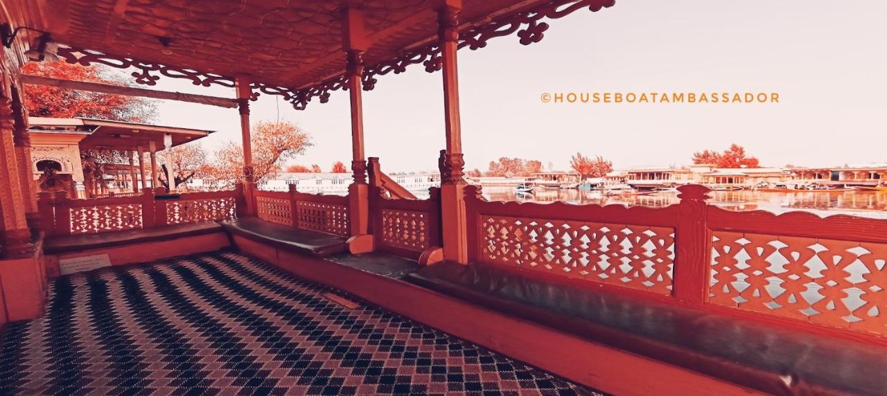 Hotel Houseboat Ambassador Srīnagar Exterior foto