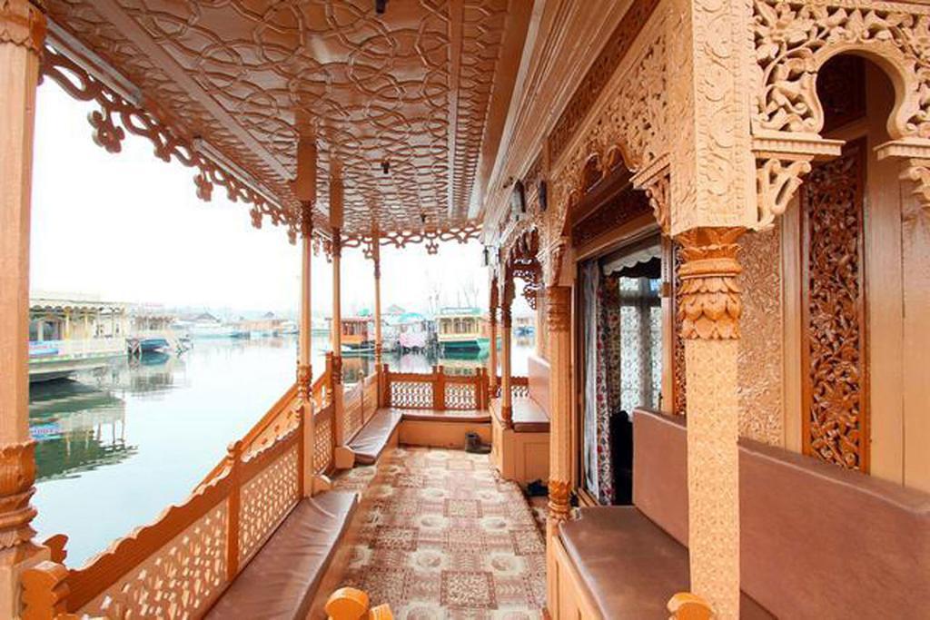 Hotel Houseboat Ambassador Srīnagar Habitación foto